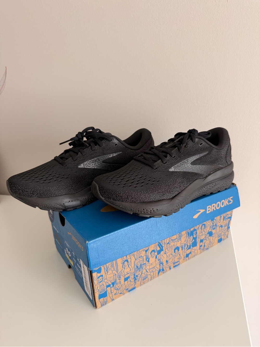 Brooks women’s All-Black Athletic Running Shoes
